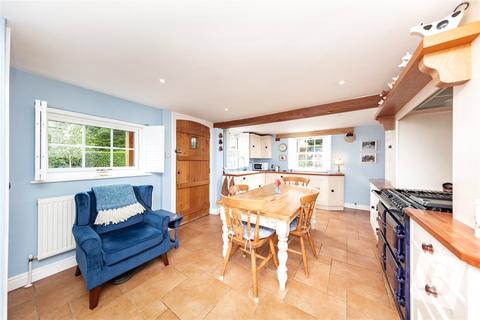 25 Coopers Hill, Ongar, CM5 9EE