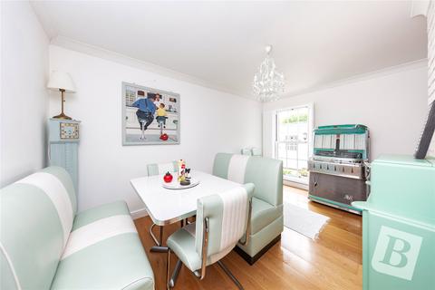 25 Coopers Hill, Ongar, CM5 9EE