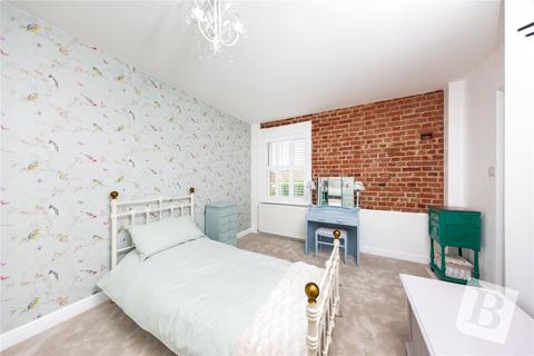 25 Coopers Hill, Ongar, CM5 9EE