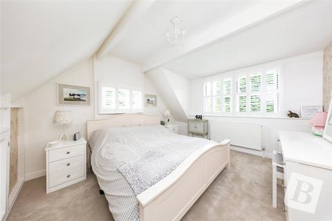 25 Coopers Hill, Ongar, CM5 9EE
