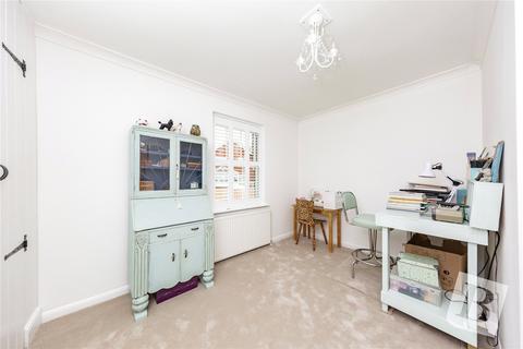 25 Coopers Hill, Ongar, CM5 9EE