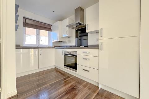 2 bedroom semi-detached house to rent, West Field, Patchway, Bristol, Gloucestershire, BS34