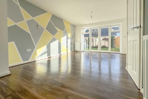 2 bedroom semi-detached house to rent, West Field, Patchway, Bristol, Gloucestershire, BS34