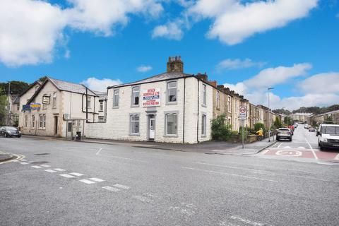 Retail property (high street) to rent - Blackburn Road, Lynwood, Darwen