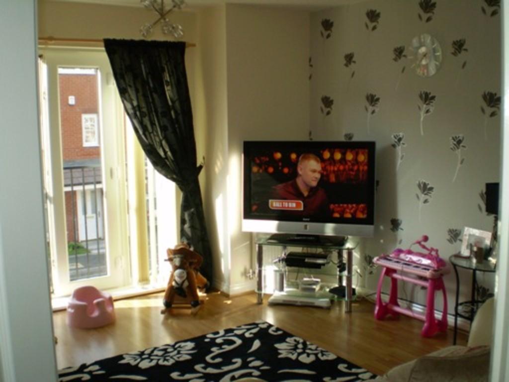 Vowles Road, West Bromwich 2 bed link detached house £125,000