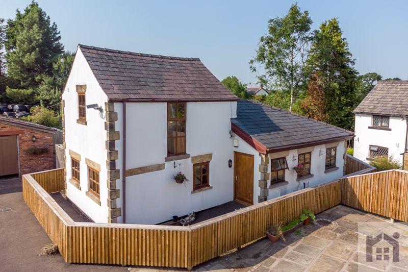 Lydiate Lane, Eccleston, PR7 6LX 2 bed detached house £275,000