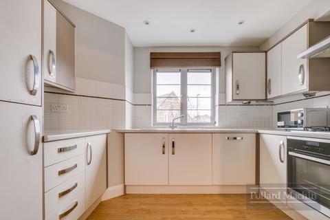Flat 3, 111 Catford Hill, London, SE6 4PW