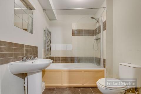 Flat 3, 111 Catford Hill, London, SE6 4PW