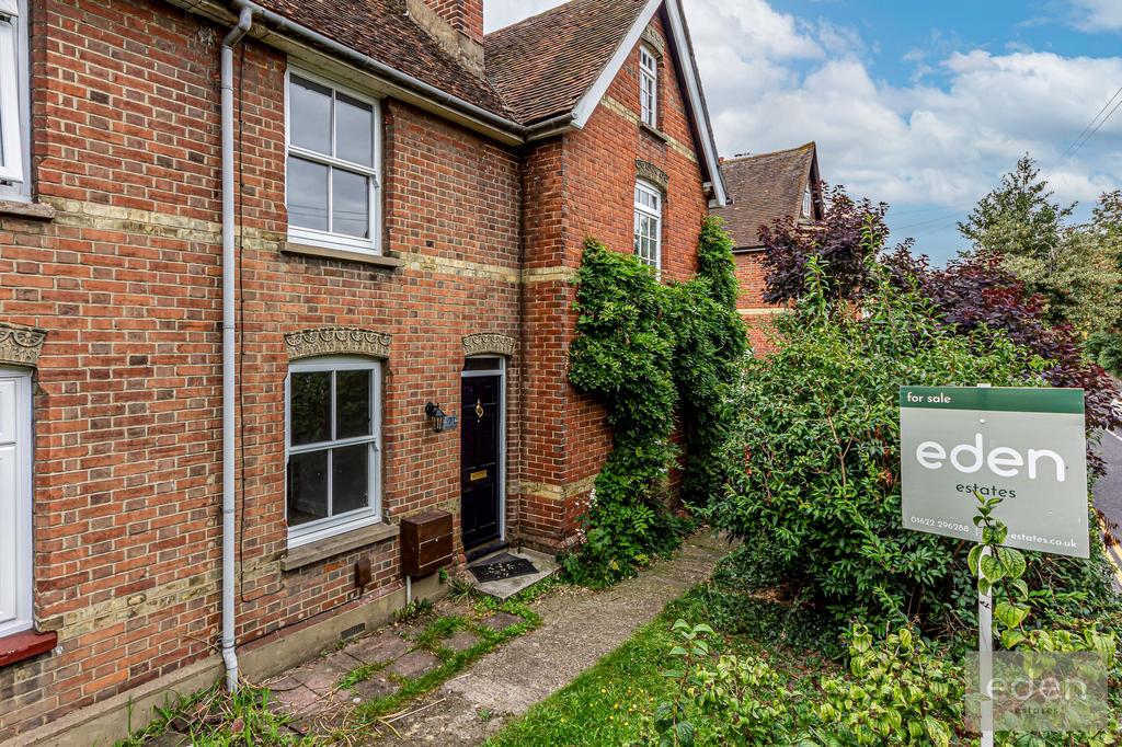 New Hythe Lane, Larkfield, ME20 3 bed terraced house £280,000