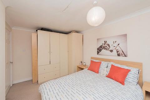 25 Ashbourne Way, Cleckheaton, BD19 5JA