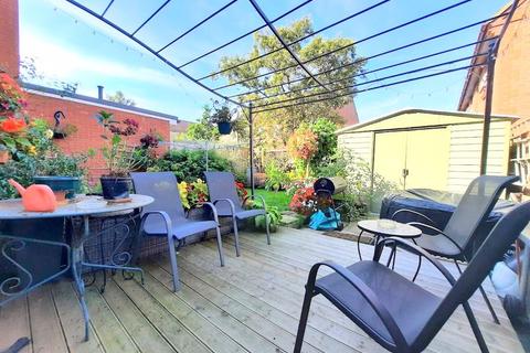 41 Elsworth Close, Feltham, TW14 8SF