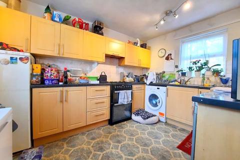 41 Elsworth Close, Feltham, TW14 8SF