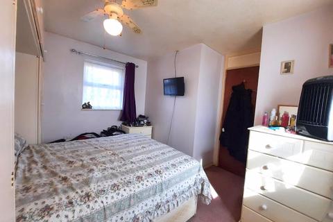 41 Elsworth Close, Feltham, TW14 8SF
