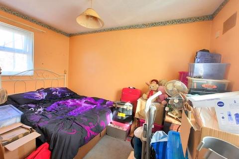 41 Elsworth Close, Feltham, TW14 8SF