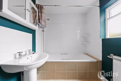 28a Belsize Avenue, London, N13 4TJ