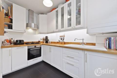 72 Hewitt Avenue, London, N22 6QD