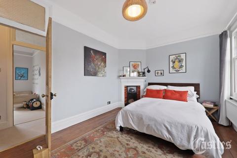 72 Hewitt Avenue, London, N22 6QD
