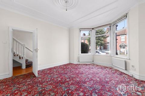 3 Belsize Avenue, London, N13 4TL