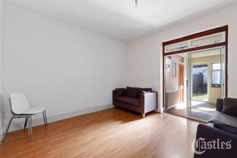 3 Belsize Avenue, London, N13 4TL