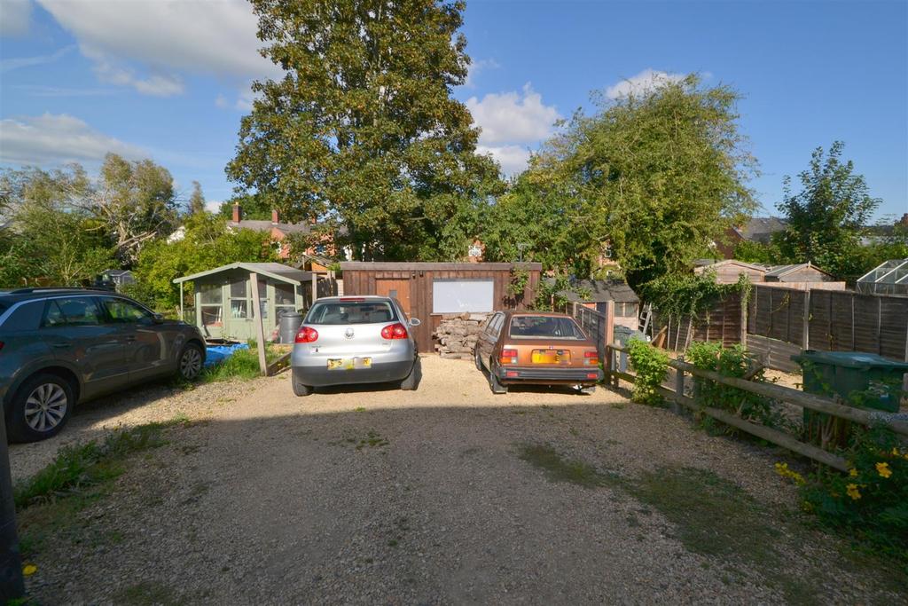 Belmont Road, Malvern 2 bed terraced house £269,000