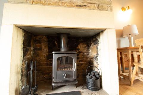 2 Black Edge Lane, Denholme, Bradford, BD13 4ET