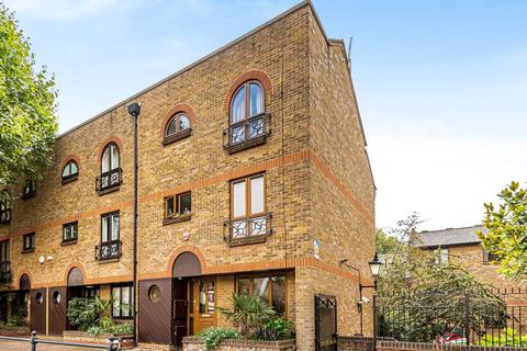23 Portland Square, London, E1W 2QR