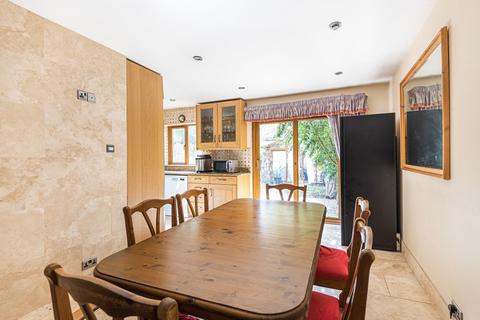 23 Portland Square, London, E1W 2QR