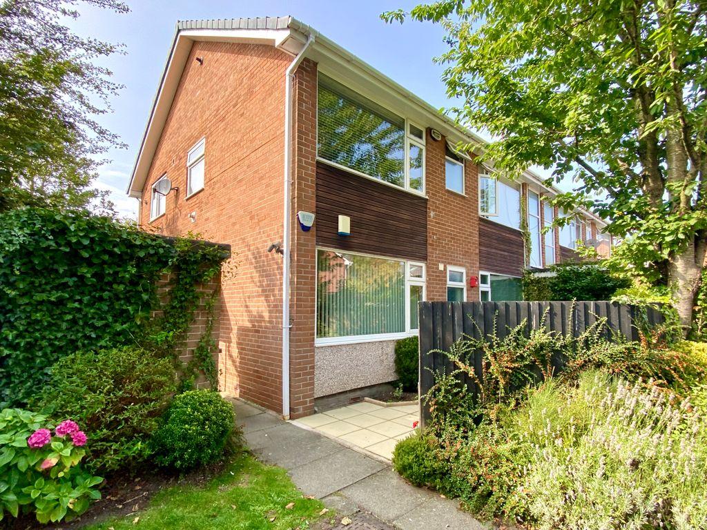 Cross Green Close, Formby, Liverpool... 2 bed ground floor flat £175,000