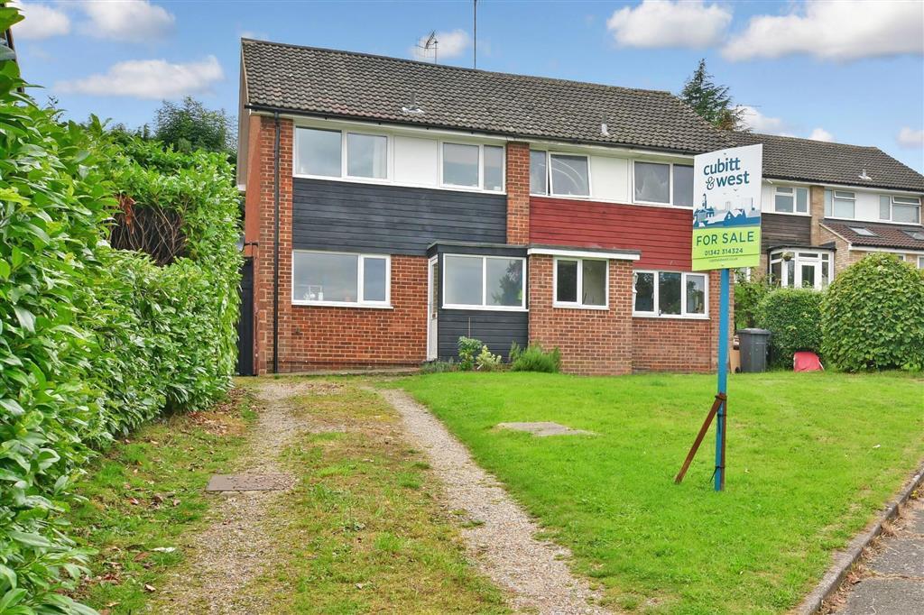 Kennedy Avenue, East Grinstead, West... 3 bed semidetached house £