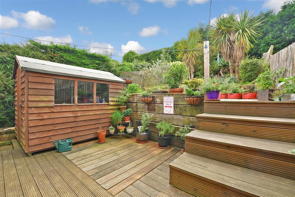 Kennedy Avenue, East Grinstead, West... 3 bed semidetached house £
