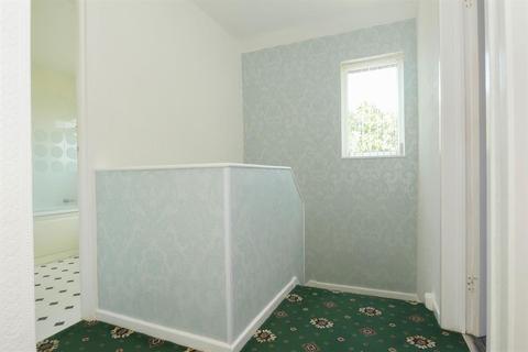 49 Acres Hall Crescent, Pudsey, LS28 9DY