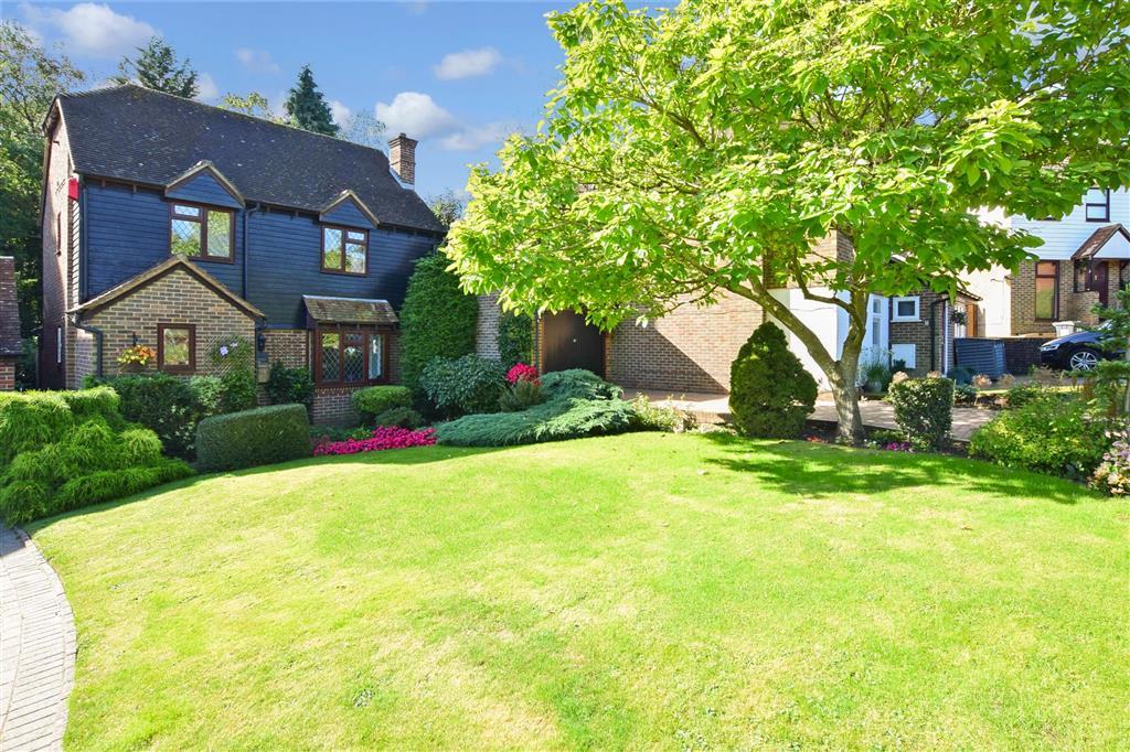 Sheraton Court, Walderslade Woods... 4 bed link detached house £500,000