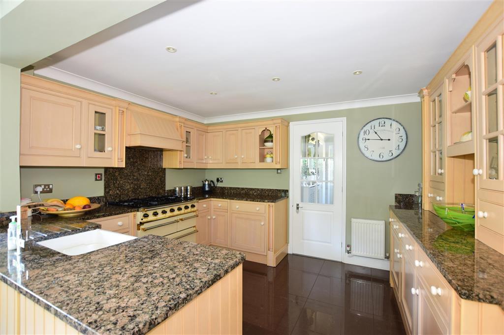 Sheraton Court, Walderslade Woods... 4 bed link detached house £500,000