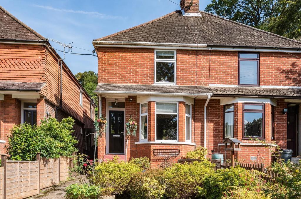 Underwood Road, Haslemere, GU27 3 bed semidetached house £500,000