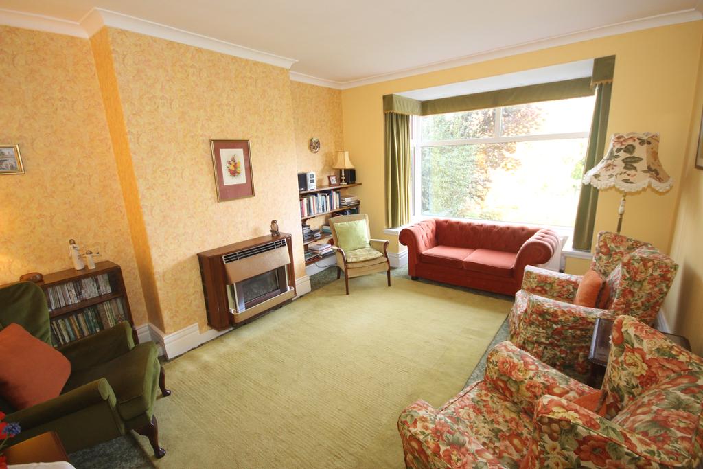 Brierdene Crescent, Brierdene, Whitley Bay, NE26 4AB 3 bed semi