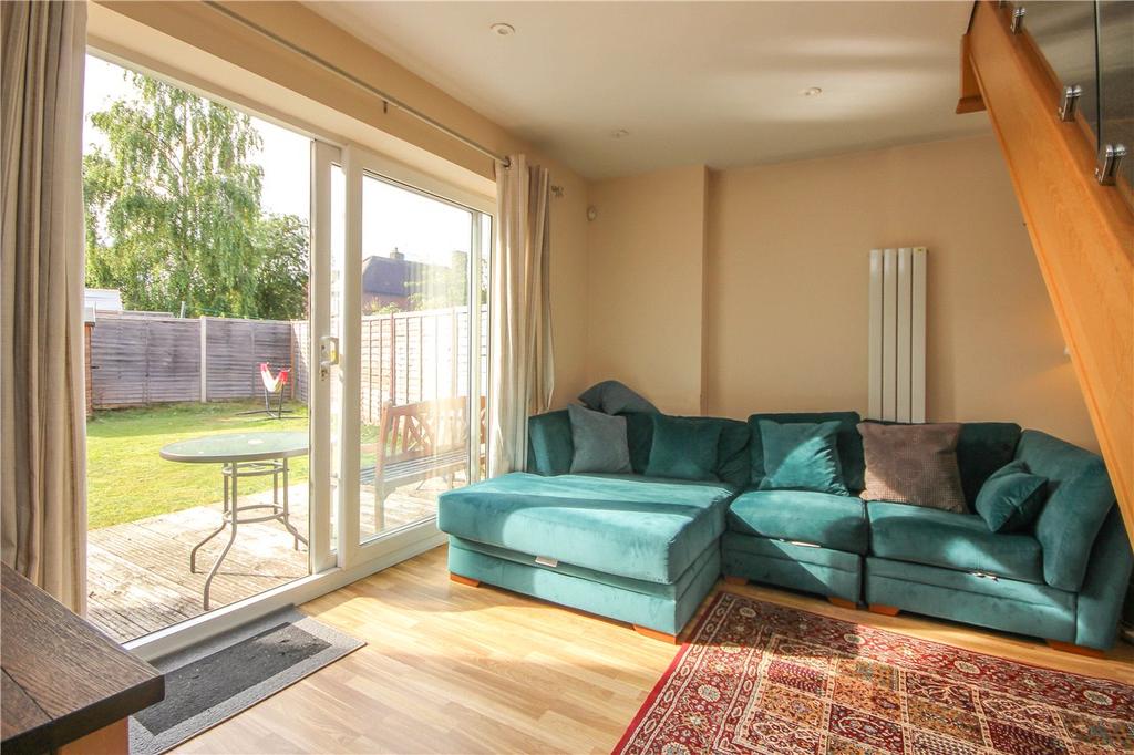 Drakes Drive, St. Albans, Hertfordshire 2 bed end of terrace house £