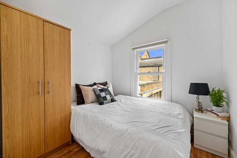 5 bedroom house to rent, Shuttleworth Road, Battersea, SW11