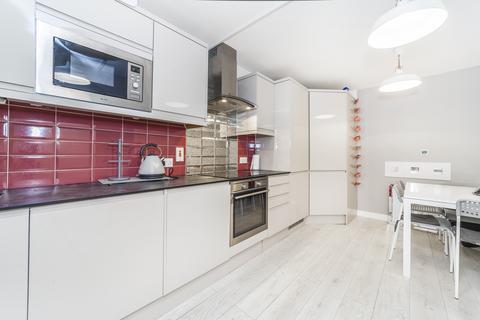 16 Eskdale Close, Wembley, HA9 8XB