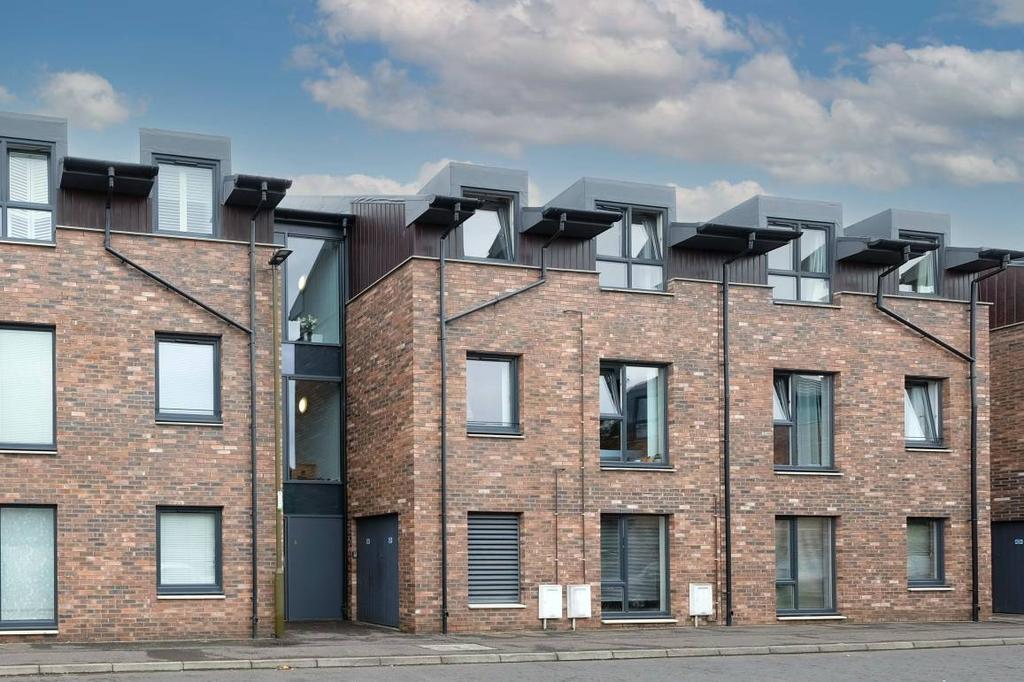 Flat 5, 8 Barleyhill Terrace, EDINBURGH, Leith Links, EH6 8FH 2 bed