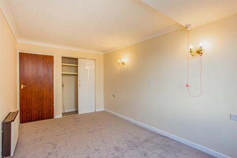 1 bedroom retirement property to rent, 326 Homecove House, Holland Road SS0