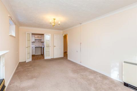 1 bedroom retirement property to rent, 52 Florence Court, Willow Road HP19