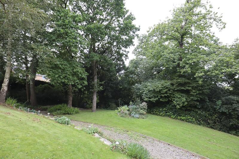 Hollington Park Road, St.... 2 bed flat £1,100 pcm (£254 pw)