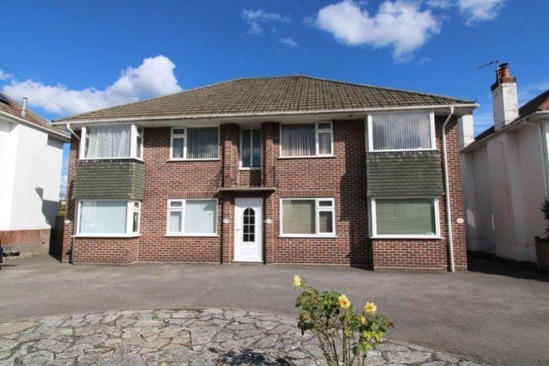 Jolliffe Road, Poole 2 bed apartment £1,100 pcm (£254 pw)