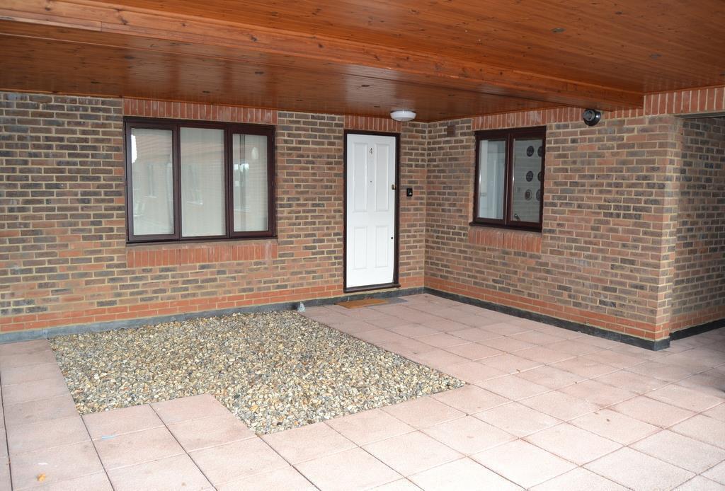 Holden Place, Freelands Road, Cobham... 2 bed flat £495,000