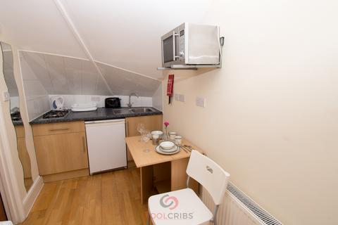 Studio to rent, Netherwood Road, Shepherds Bush, London, London  W14