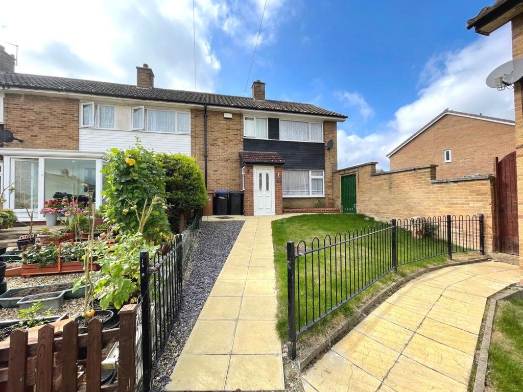 Swale Drive, Kings Heath, Northampton NN5 7NL 3 bed end of terrace house £240,000