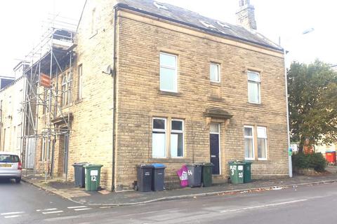 2 bedroom flat to rent, KEIGHLEY, BD21 1DZ