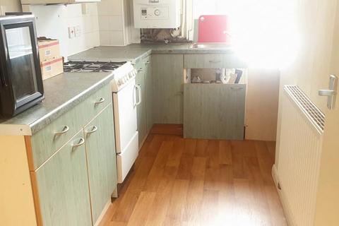 2 bedroom flat to rent, KEIGHLEY, BD21 1DZ