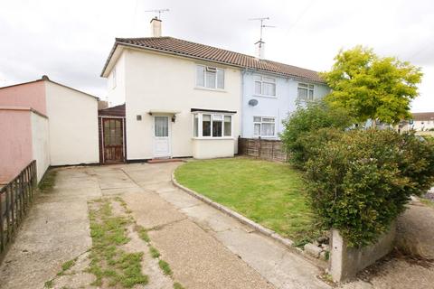 2 bedroom end of terrace house to rent, Hainault Grove, CM1