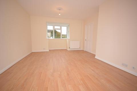 2 bedroom end of terrace house to rent, Hainault Grove, CM1